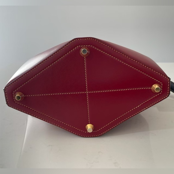 Alexander McQueen Leather Bucket Bag - Picture 7 of 7